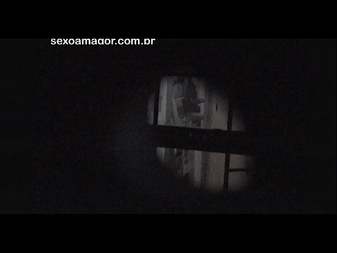 ❤️ Blondie ichi bo'sh g'ishtlar orqasida yashiringan qo'shni voyeur tomonidan yashirincha videoga tushadi ️ Super porno bizda uz.ixiporn-com.ru